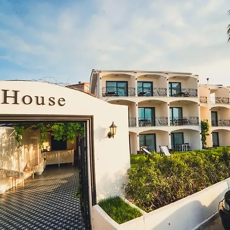 Cunda House Kuecuek 3*