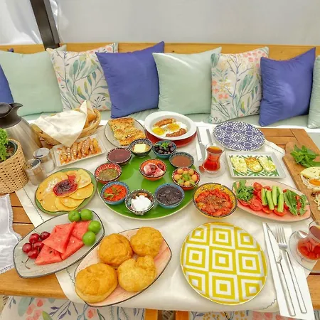 Cunda House Kuecuek 3*