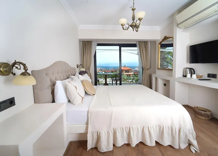 Cunda House Kuecuek Hotel