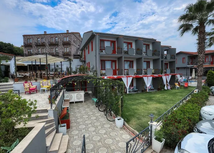 Cunda House Kuecuek Hotel