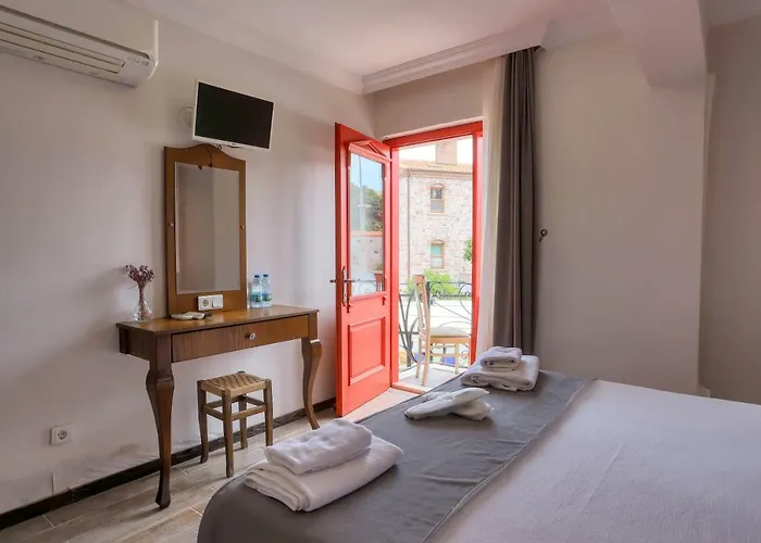 Cunda House Kuecuek Hotel 3*